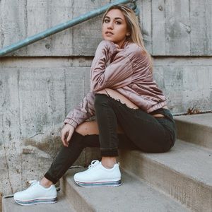 Meet your Posher, Natalie